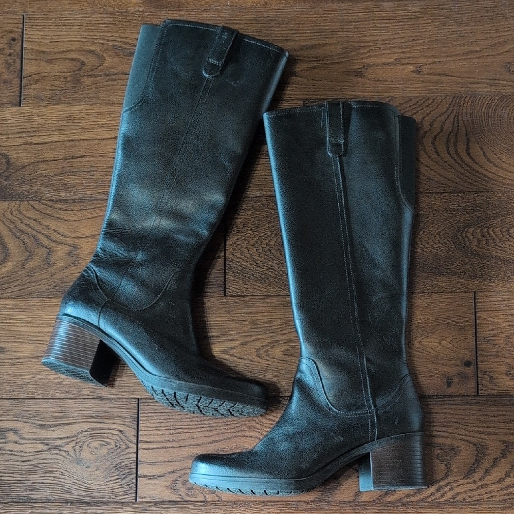 Clarks Black Heeled Boots with Stacked Heel